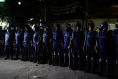 Des forces de sécurité bangalaises montent la garde devant une prison de Dacca, le 10 mai 2016, où se déroule la pendaison du président du Jamaat-e-Islam, Motiur Rahman Nizami