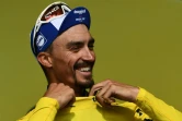 Le Français Julian Alaphilippe conserve le maillot jaune du Tour de France à l'arrivée de la 12e étape, le 18 juillet 2019 à Bagnères-de-Bigorre 