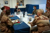 Jean Castex partage le dîner de la Saint-Sylvestre avec des soldats de la force Barkhane à  N'Djamena, le 31 décembre 2020