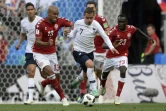 L'attaquant français Antoine Griezmann peu à son avantage face aux rugueux défenseurs du Danemark au stade Loujniki, le 26 juin 2018