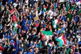 Les supporters italiens encouragent leur équipe, lors de la demi-finale de l'Euro 2020 contre l'Espagne, le  6 juillet 2021 au stade de Wembley à Londres