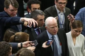 John McCain, ici au Capitole le 18 octobre 2017, s'irritait lorsque les journalistes du Congrès l'interrogeaient trop souvent sur Donald Trump