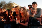 Plusieurs milliers de personnes se sont rassemblées jeudi pour honorer les 17 personnes abattues la veille dans un lycée de Parkland, par Nikolas Cruz  