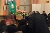 A Farindola, à quelques kilomètres en contrebas de l'hôtel, plusieurs dizaines de personnes ont participé le 23 janvier 2017, aux funérailles d'Alessandro Giancaterino, le maître d'hôtel dont le corps avait été l'un des premiers retrouvés
