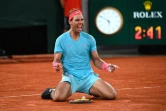 La joie de l'Espagnol Rafael Nadal, après sa victoire face au Serbe Novak Djokovic, en finale du tournoi de Roland-Garros, le 11 octobre 2020 à Paris