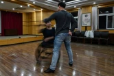 Une danseuse en fauteuil roulant s'entraîne le 21 octobre 2021 dans la banlieue de Shanghai