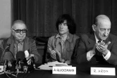 Les philosophes français Jean-Paul Sartre, André Glucksmann et Raymond Aron le 20 juin 1979 à Paris