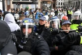 Heurts à Londres entre manifestants anti-racistes et militants d'extrême droite, le 13 juin 2020