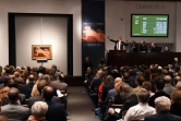 Vue de la salle chez Christie's à New York le 9 novembre 2015 lors de la mise aux enchères du tableau de Modigliani "Nu couché"