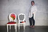 India Mahdavi pose à côté de ses chaises à l'occasion du Fuorisalone 2021 au Palazzo Citterio, le 4 septembre 2021 à Milan 