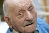 Mort en janvier 2008, Louis de Cazenave, 109 ans, pris en photo chez lui le 8 novembre 2006 à Brioude, était le dernier survivant français de la bataille du Chemin des Dames du printemps 1917. 
