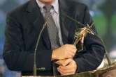 Jean-Pierre Pernaut reçoit le 7 d'Or du meilleur présentateur de journal télévisé, le 3 octobre 1999 au Grand Rex à Paris