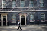 L'entrée du 10 Downing street, le 8 mai 2020 à Londres décorée de drapeaux britanniques pour célébrer la victoire à la fin de la Seconde guere mondiale