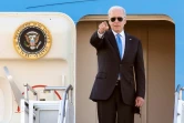 Le président américain Joe Biden porte des lunettes de soleil, avant d'embarquer à bord d'Air Force One, le 16 juin 2021 à l'aéroport Cointrin de Genève