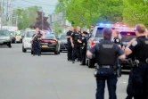 Présence policière le 14 mai 2022 à Buffalo dans le nord de l'Etat de New York après une tuerie à caractère raciste dans un supermarché de la ville qui a fait 10 morts, dont une majorité de personnes noires.