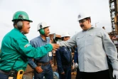 Nicolas Maduro (à droite) rend visite à un chantier industriel, le 6 mars 2019 à Ciudad Guyana