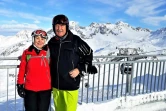 Photo prise le 17 janvier 2019 et publiée le 30 avril 2021, où l'on voit Sieglinde Schopf (g) et son mari Hannes Schopf, qui allait décéder du Covid-19, dans les Alpes autrichiennes, à Stuben