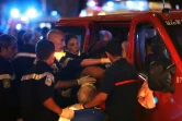 Une personne blessée lors  de l'attaque terroriste le 14 juillet 2016 sur la promenade des Anglais, évacuée par les pompiers à Nice