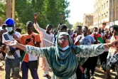 Des Soudanais manifestent contre le pouvoir militaire à Omdourman, banlieue nord-ouest de la capitale Khartoum, le 14 février 2022