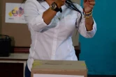 Laidy Gomez, candidate de l'opposition pour l'élection des gouverneurs, vote le 15 octobre 2017 à San Cristobal, dans l'Etat de Tachira