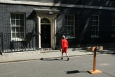 La Première ministre britannique Theresa May regagne le 10 Downing Street après avoir annoncé sa démission, le 24 mai 2019 à Londres