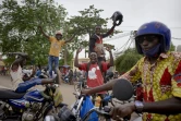 Des partisans des Forces armées maliennes célèbrent le coup d'Etat mené par Assimi Goïta, le 28 mai 2021 à Bamako