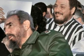 Fidel Castro (g) et Fidelito, le fils qu'il a eu avec Mirta Diaz-Balart, en février 2002 à La Havane
