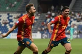L'attaquant espagnol Borja Mayoral (g), buteur, et son coéquipier Pablo Fornals contre la France en demi-finale de l'Euro espoirs, le 27 juin 2019 à Reggio d'Emilie (Italie)