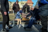 Partie d'échecs sur la promenade centrale de Lviv, en Ukraine, le 20 mars 2022