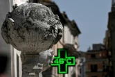 Un thermomètre de pharmancie indique une température de 46°C à Rome, le 18 juillet 2023