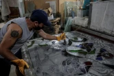 Restauration d'oeuvres d'art dans un atelier de vitraux dans la banlieue de Beyrouth le 18 septembre 2020
