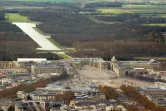 Vue aérienne du château de Versailles, près de Paris, prise le 17 novembre 2003