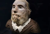 Le buste momifié de Germaine D, présentée lors de l'exposition "Cabinets de curiosité" au Fonds Hélène et Michel Leclerc, à Landernau en France