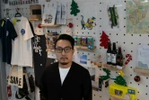 Dream Law, patron de BeWater Mart, dans sa boutique du quartier de Sheung Shui, le 10 décembre 2021 à Hong Kong