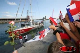 Vendredi 8 septembre 2006 -

Maud Fontenoy est arrivé au port de la Pointe. Elle repartira à la mi-octobre pour boucler un tour du monde en solitaire et à contre-courant