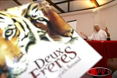 Lundi 19 avril 2004
Jean-Jacques Annaud est  à La Réunion pour la présentation de son film &quot;Deux frères&quot;