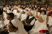 Jeudi 7 avril 2005 - 

Plusieurs milliers de personnes ont assisté en l'église du Chaudron à la messe en mémoire de Jean-Paul II