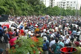 Lundi 10 juin 2003
Plusieurs milliers de personnes ont défilé une nouvelle fois dans les rues de Saint-Denis contre les projets de décentralisation et de réforme des retraites