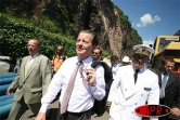 Mardi 11 avril 2006 -

Dominique Perben, ministre des Transports, de l'Équipement, du Tourisme et de la Mer, en visite à La Réunion