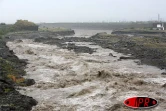 Samedi 18 février 2006 - 

Habituellement sèche, la rivière des Galets (Ouest) bouillonne à gros flots.