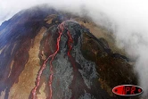 Lundi 6 septembre 2004L'éruption a repris au piton de la Fournaise