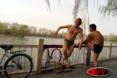 À Pékin, les  nageurs pratiquent leur sport quelle que soit la saison