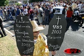 Lundi 16 juin 2003
Plusieurs centaines de personnes ont manifesté devant le rectorat pour s'opposer au transfert des personnels non enseignants. Des heurts ont eu lieu avec les forces de l'ordre