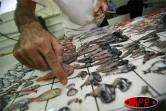 Lundi 9 avril 2007 -

Des centaines de poissons morts, dont plusieurs d'espèces inconnues, ont été trouvés au large de Saint-Philippe dans la zone où la lave se jette dans l'océan