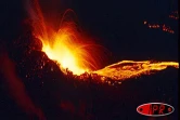 Image de nuit de l'éruption du vendredi 13 juin 2003-
Photo Nicolas Villeneuve
