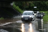 voiture pluie, vigilance forte pluie orage, route inondée