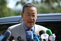 Le Premier ministre thaïlandais Srettha Thavisin s'exprime devant la presse au palais gouvernemental, à Bangkok, à quelques heures d'une décision de justice pouvant conduire à sa destitution, le 14 août 2024