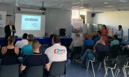 Saint-Pierre : remise de kit de mobilités pour les professionnels du froid avant leur départ 