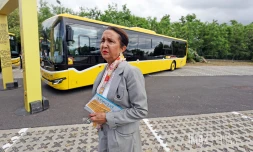 nouveaux véhicules car jaune 