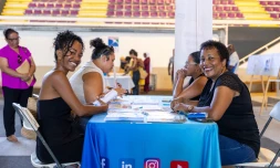 Saint-Denis : le complexe sportif Jean Ivoula transformé en escale de la formation
